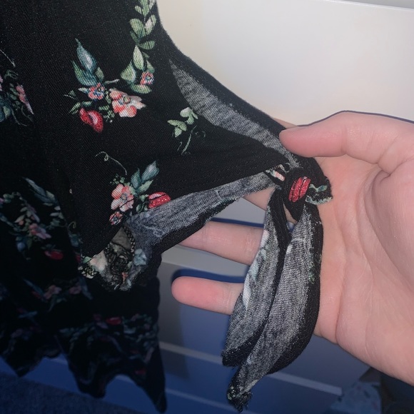 Disney Lauren Conrad Blouse Snow White Women’s Medium Glittery Apples Floral Top - Picture 4 of 8